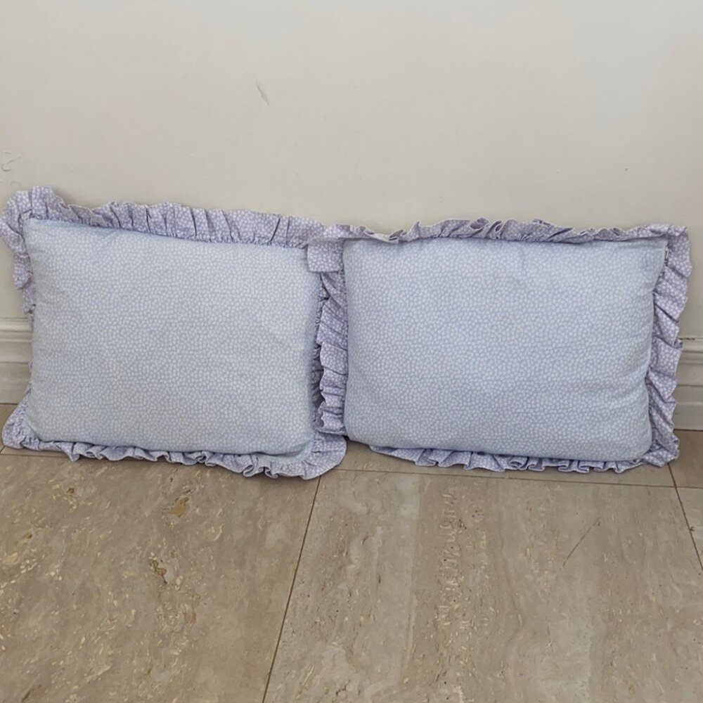 Decorative pillow set